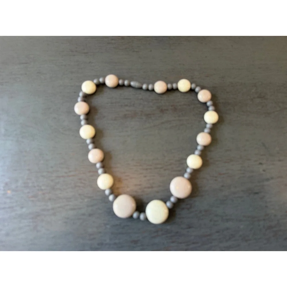 Vintage Speckled Disc Bead Necklace Cream Tan Grey Neutral Barrel Clasp 22 Inch